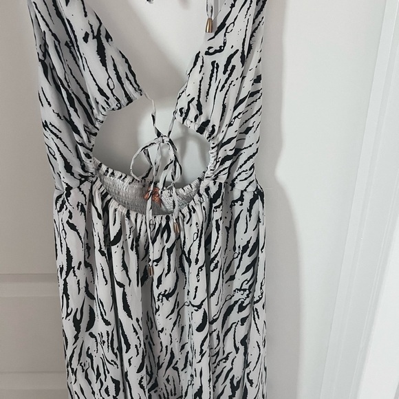 Zebra Print Maxi Cutout Halter Dress Size Medium - Picture 13 of 17